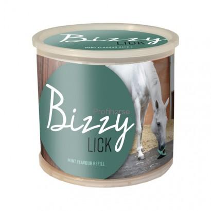 Minerální liz pro koně Bizzy Lick, 1 kg, máta
