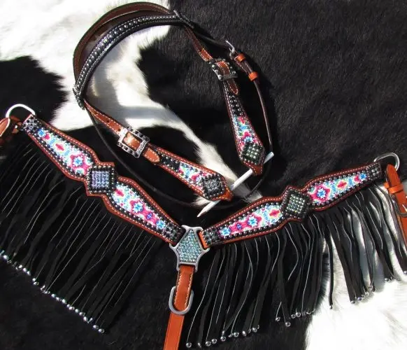 Pony westernový set, uzdečka a náprsník hnědé s třásněmi, růžová, černá, kamínky