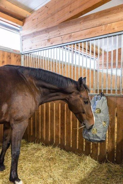 Vak na seno HayBag, malý, 8 kg/85 l šedý